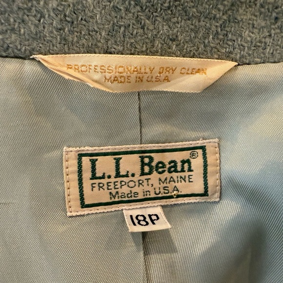 L.L. Bean Women's Light Green wool baggy  Blazer/size 18P - Picture 6 of 7
